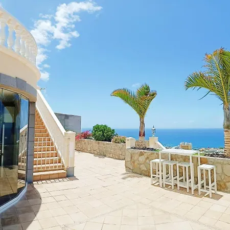 Con Piscina Privata, Vista Mare